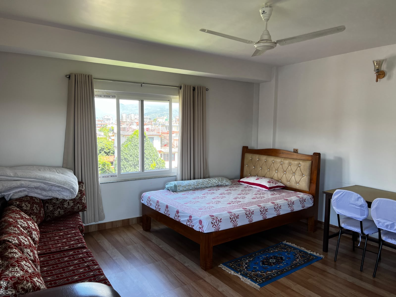 1 single room with attached bath and mini kitchen at top floor